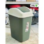 Poubelle de cuisine 25L, design simple et pratique, idéale pour la maison ou le bureau. Facile à uti.